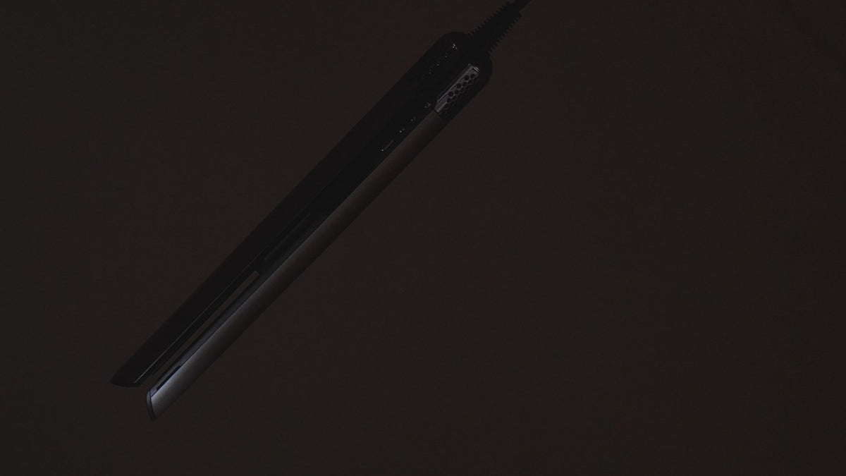 Video laden: LOVE FOR HAIR Airglide Silk Styler Pro Green